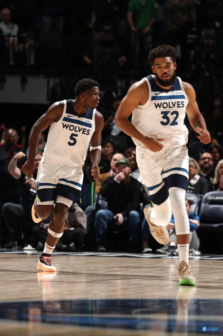 开云下载-关键时刻体能课后；尼斯调整名单备战全明星赛；质疑声仍在；年轻球员得到机会的简单介绍