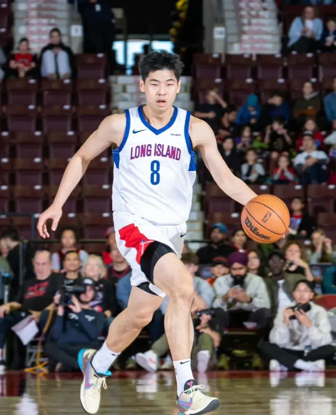 开云体育官网-上海久事迎法国杯关键赛，转会期刷新队史纪录，赛场秩序良好，医务组通报恢复的简单介绍